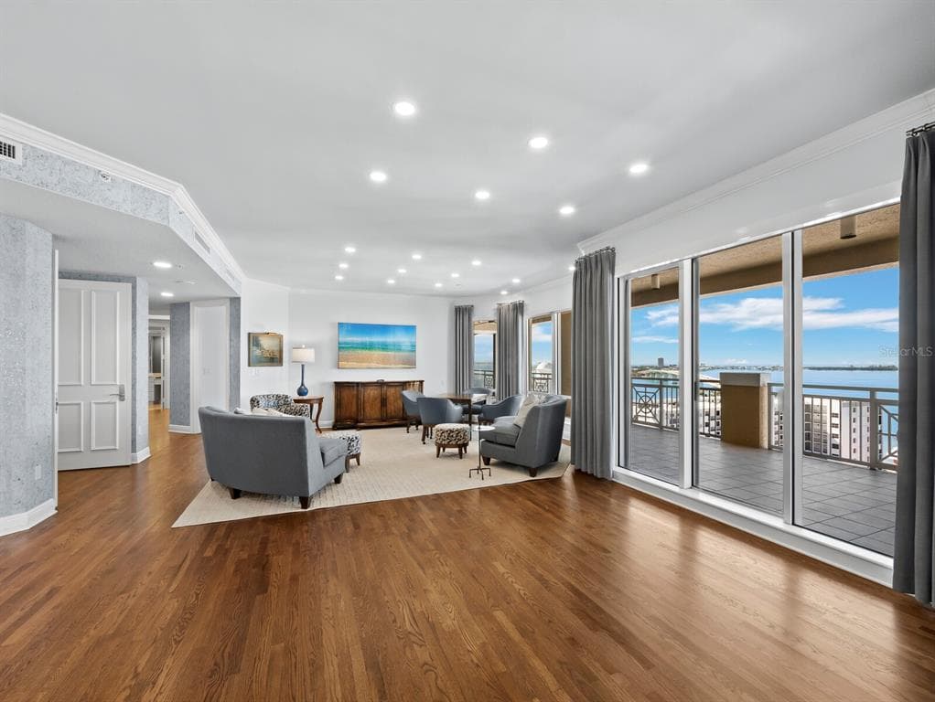 35 WATERGATE DRIVE 1403 photo 8