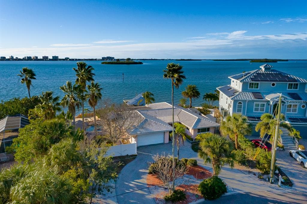 1844 VENETIAN POINT DRIVE photo 1
