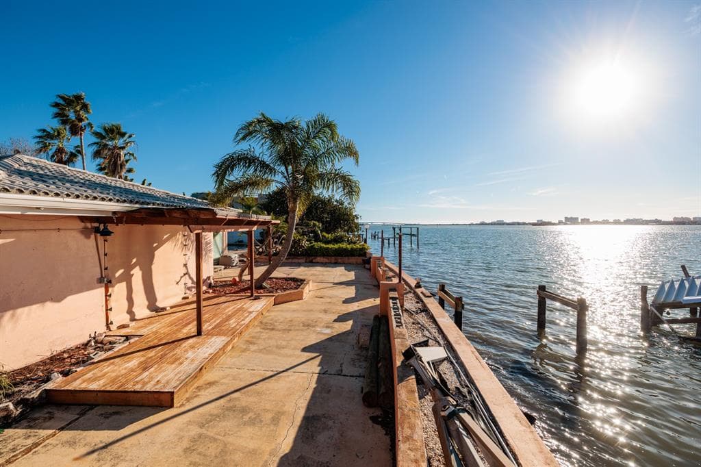 1844 VENETIAN POINT DRIVE photo 4