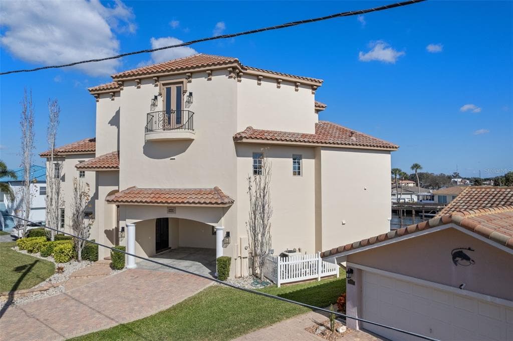 2235 N KINGS COVE POINT 1