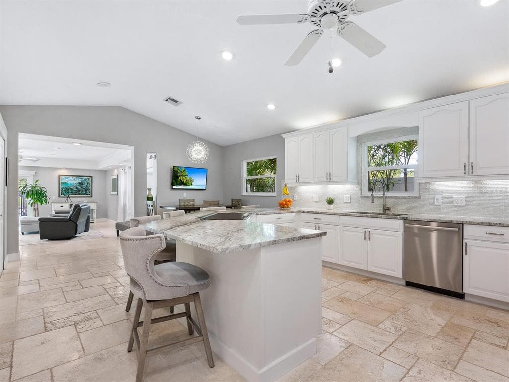221 LYCHEE ROAD photo 23