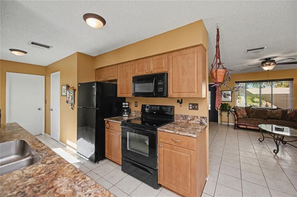 242 ANNAPOLIS LANE photo 17