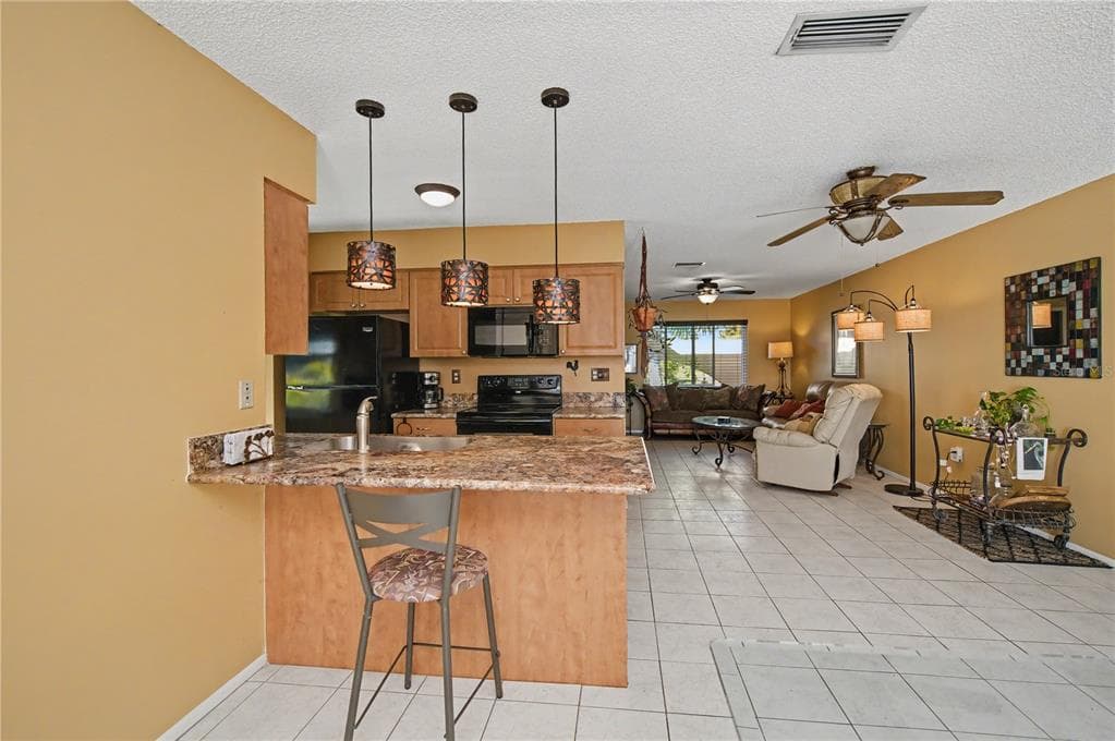 242 ANNAPOLIS LANE photo 16