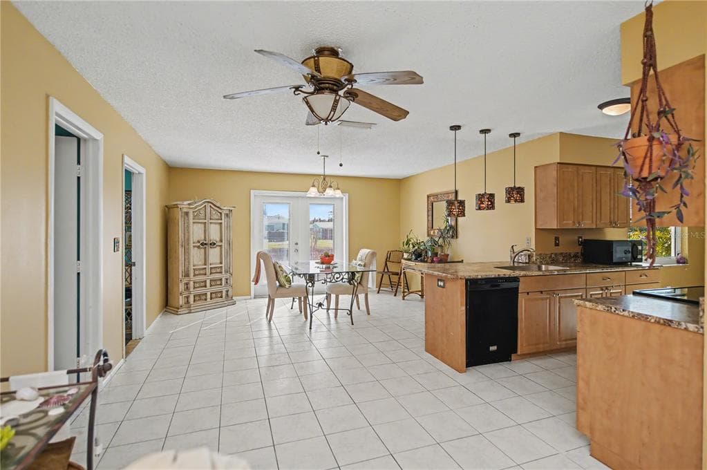 242 ANNAPOLIS LANE photo 12