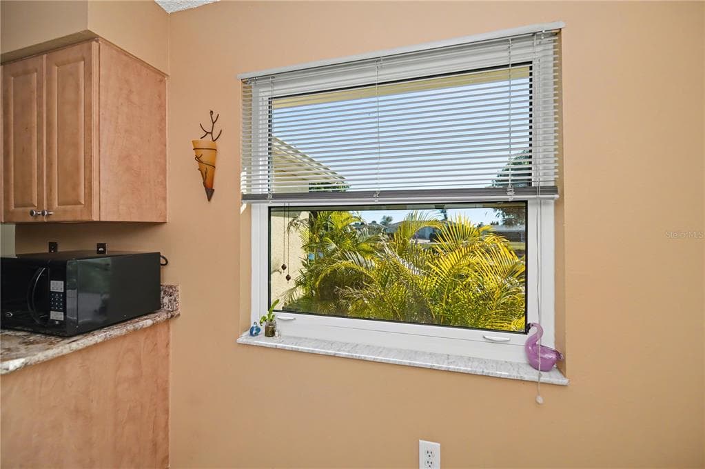 242 ANNAPOLIS LANE photo 20