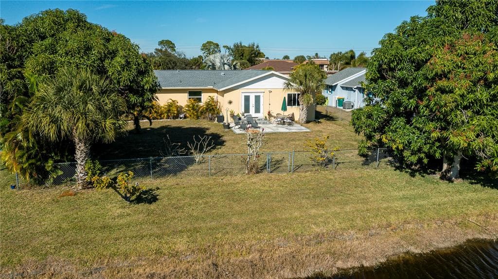 242 ANNAPOLIS LANE photo 4