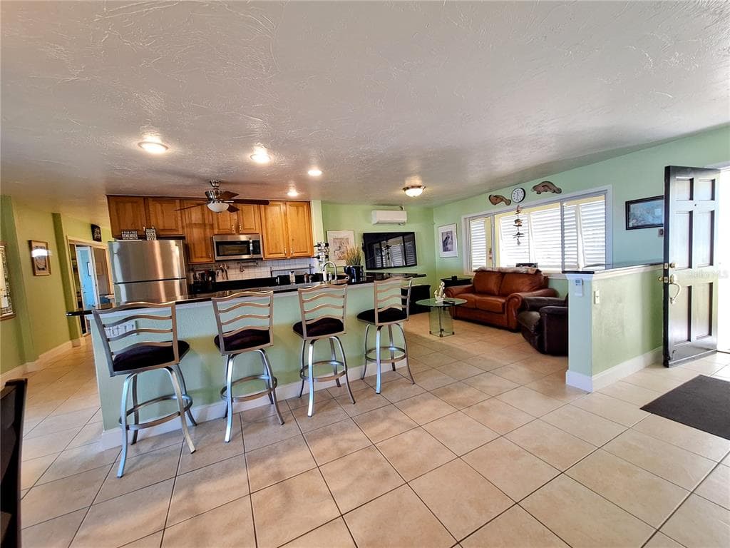 218 22ND STREET NE photo 9