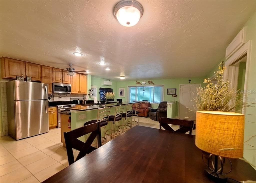 218 22ND STREET NE photo 10