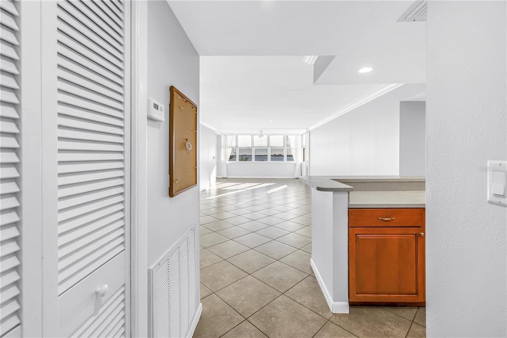 5108 BRITTANY DRIVE S 405 photo 10