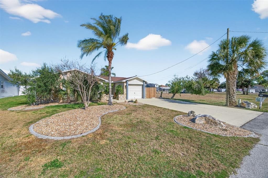 7623 MAKO DRIVE photo 1