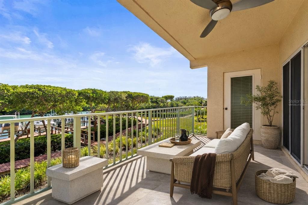 1645 PINELLAS BAYWAY S B2 photo 21