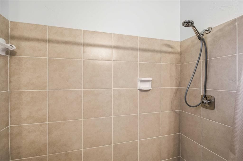 4108 ABBOTSFORD STREET photo 23