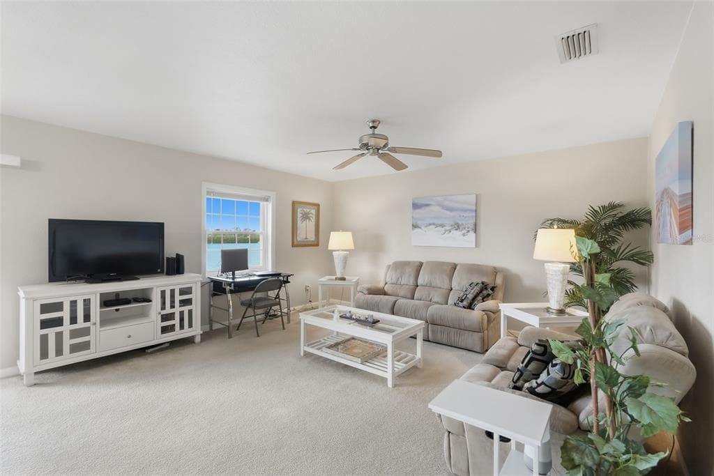 3783 POMPANO D photo 10