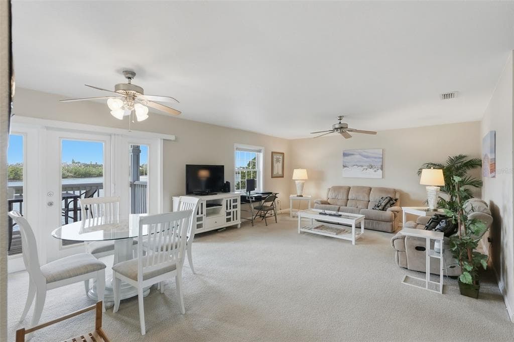 3783 POMPANO D photo 4