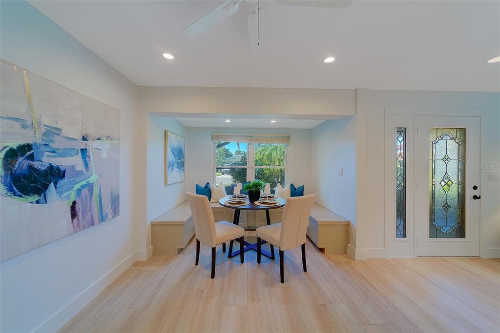 207 MIDWAY ISLAND photo 6