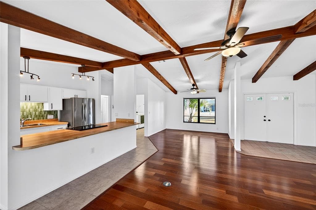 5424 AMERICA DRIVE photo 22
