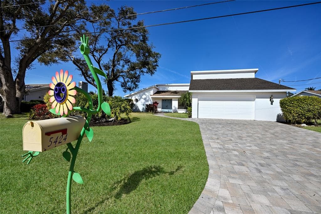 5424 AMERICA DRIVE photo 7