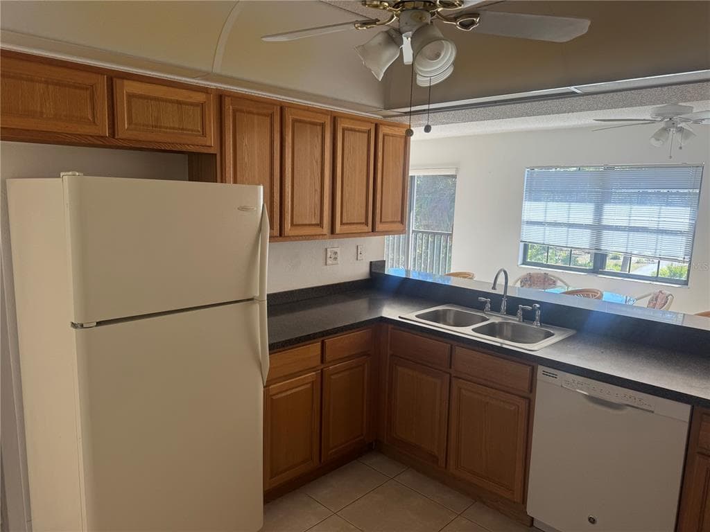 23465 HARBORVIEW ROAD 201 photo 9
