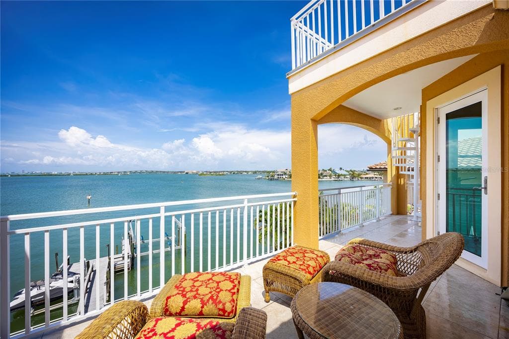 306 HARBOR DRIVE photo 23