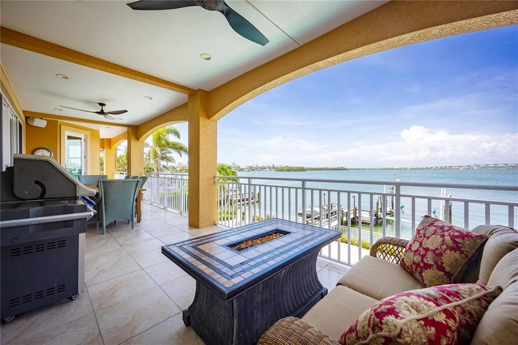 306 HARBOR DRIVE photo 15