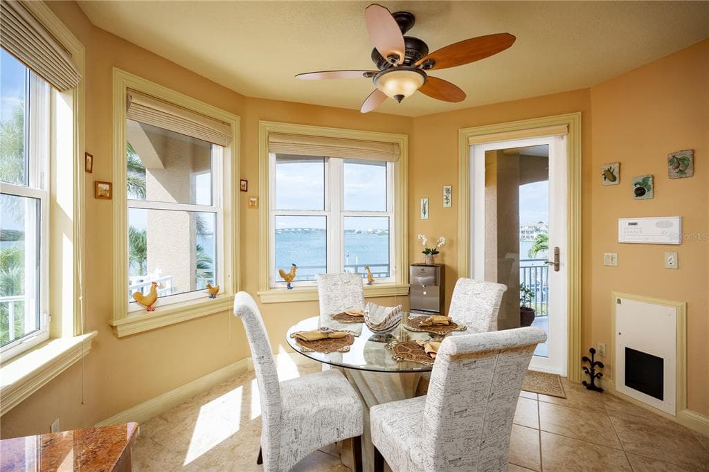 306 HARBOR DRIVE photo 8