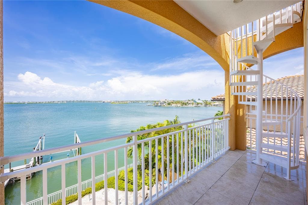 306 HARBOR DRIVE photo 25