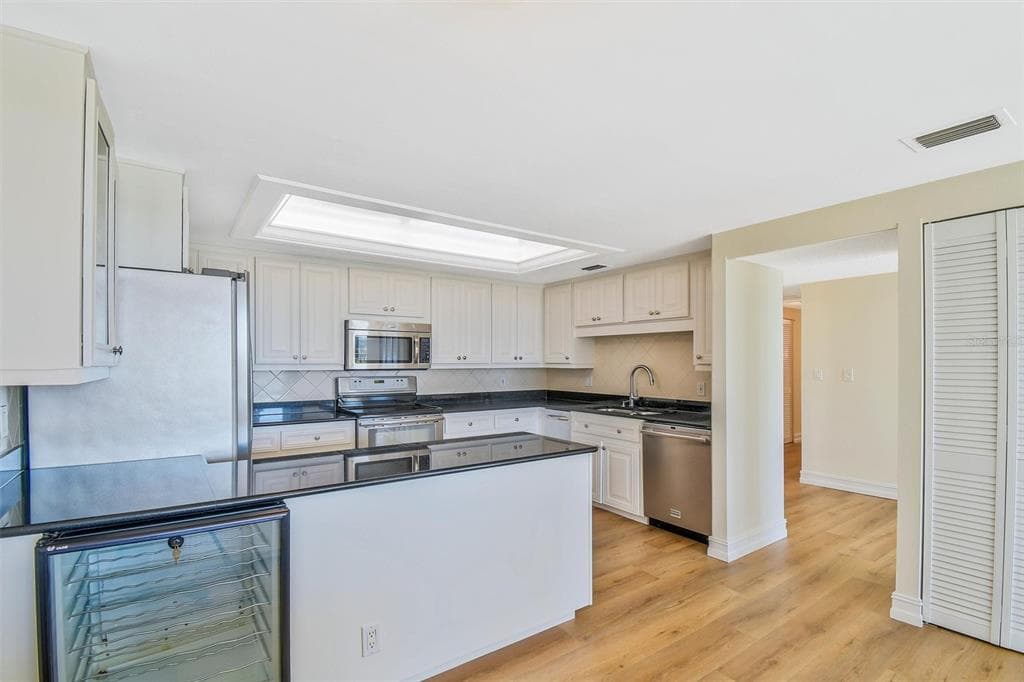 6 BELLEVIEW BOULEVARD 801 photo 7