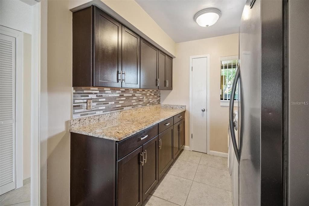 44 CLUB HOUSE DRIVE 105 photo 6