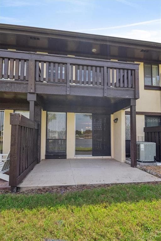 44 CLUB HOUSE DRIVE 105 photo 24