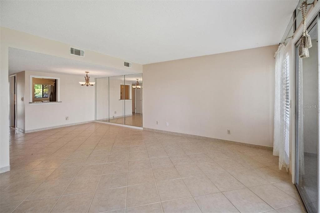 44 CLUB HOUSE DRIVE 105 photo 10