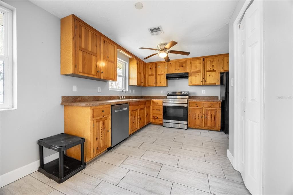 16602 NE 124TH AVENUE photo 9