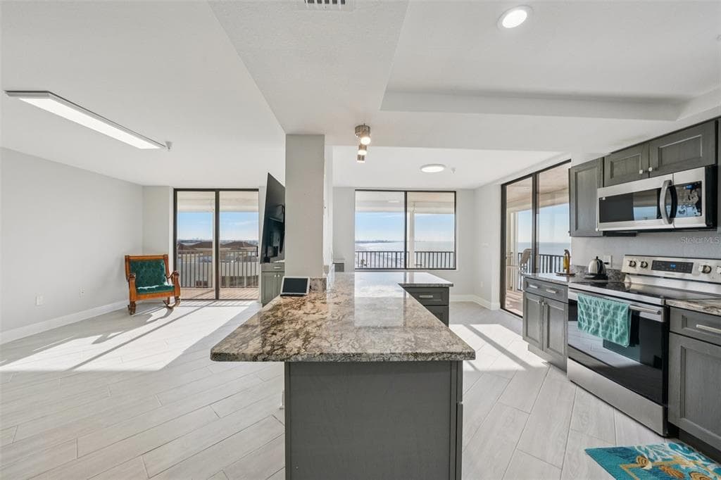 15316 GULF BOULEVARD 801 photo 17