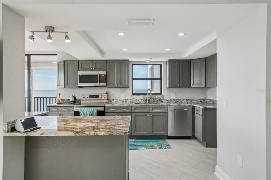 15316 GULF BOULEVARD 801 photo 12