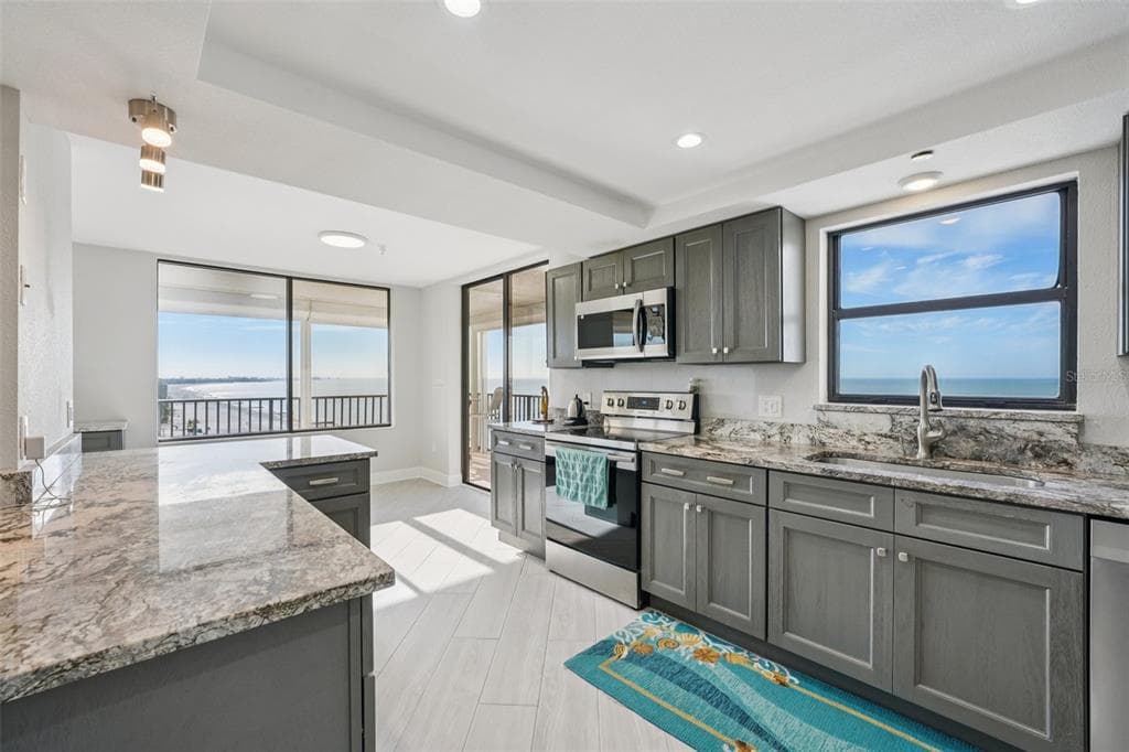 15316 GULF BOULEVARD 801 photo 18