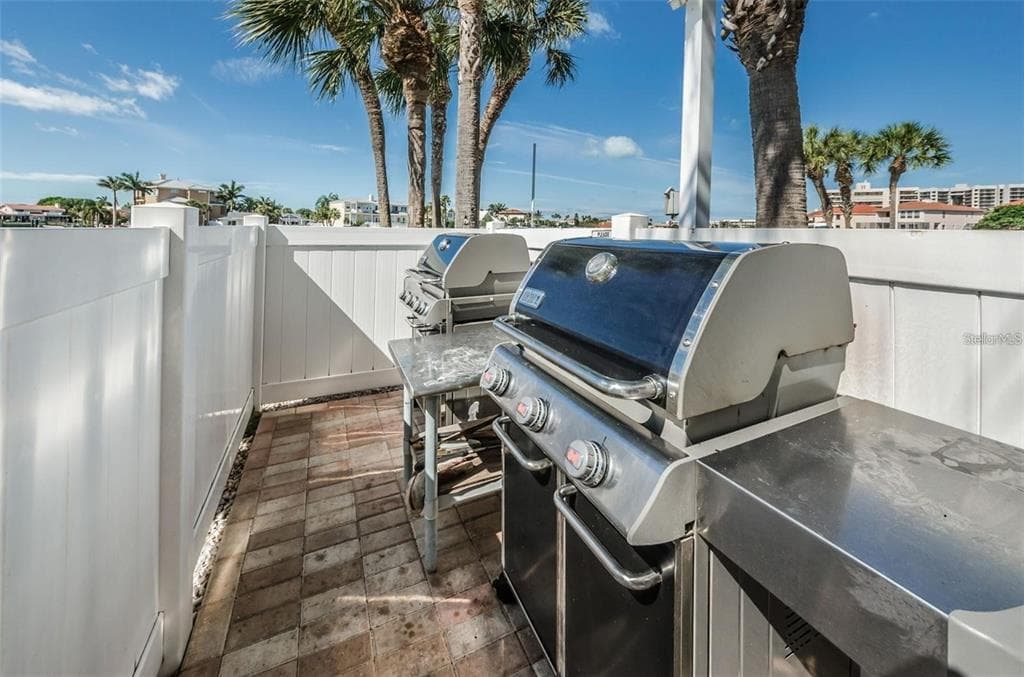 240 SAND KEY ESTATES DRIVE 222 photo 23