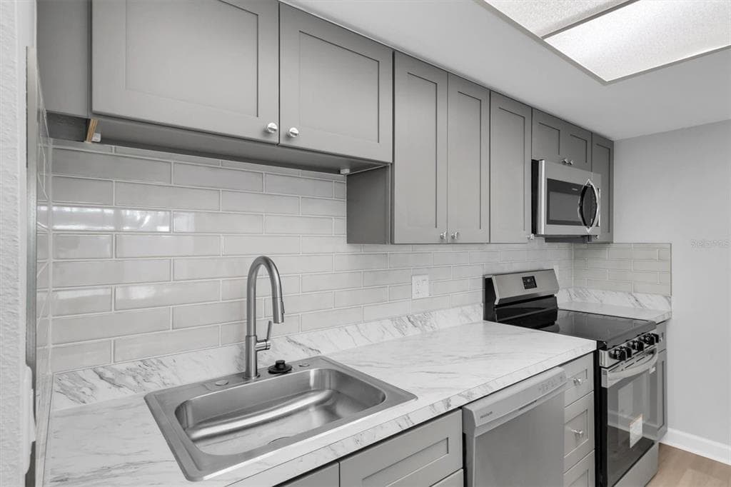 1 WINDRUSH BOULEVARD 87 photo 9