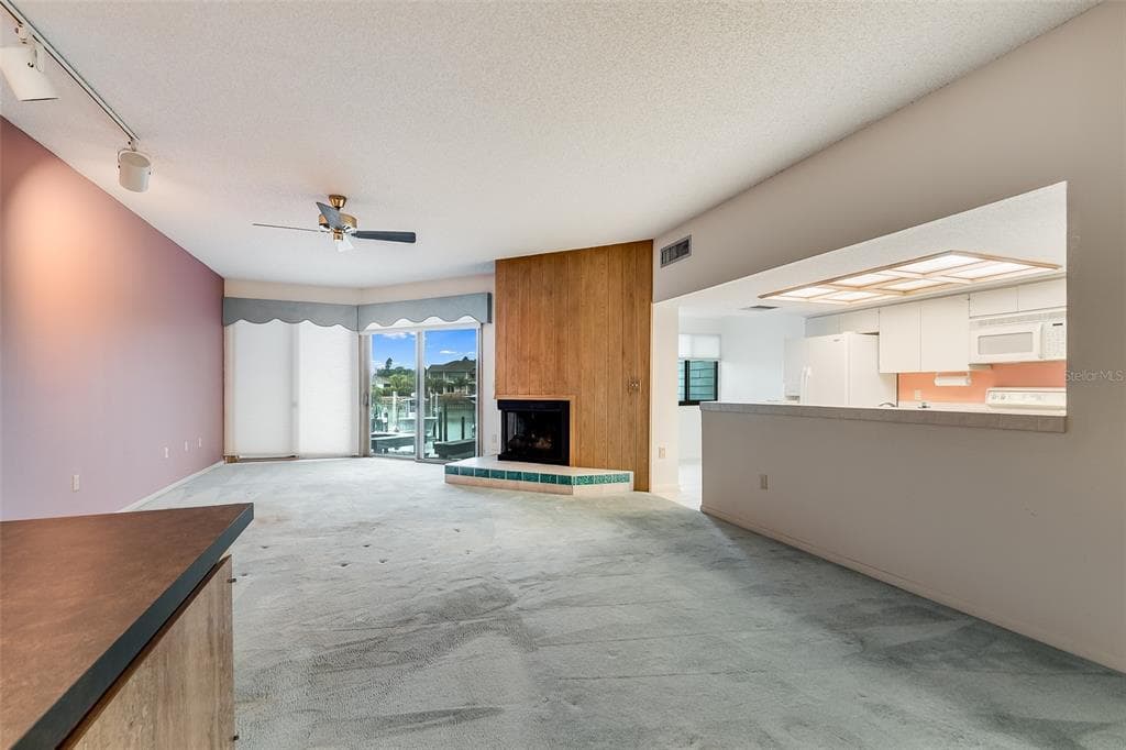 900 PINELLAS BAYWAY S #109 5