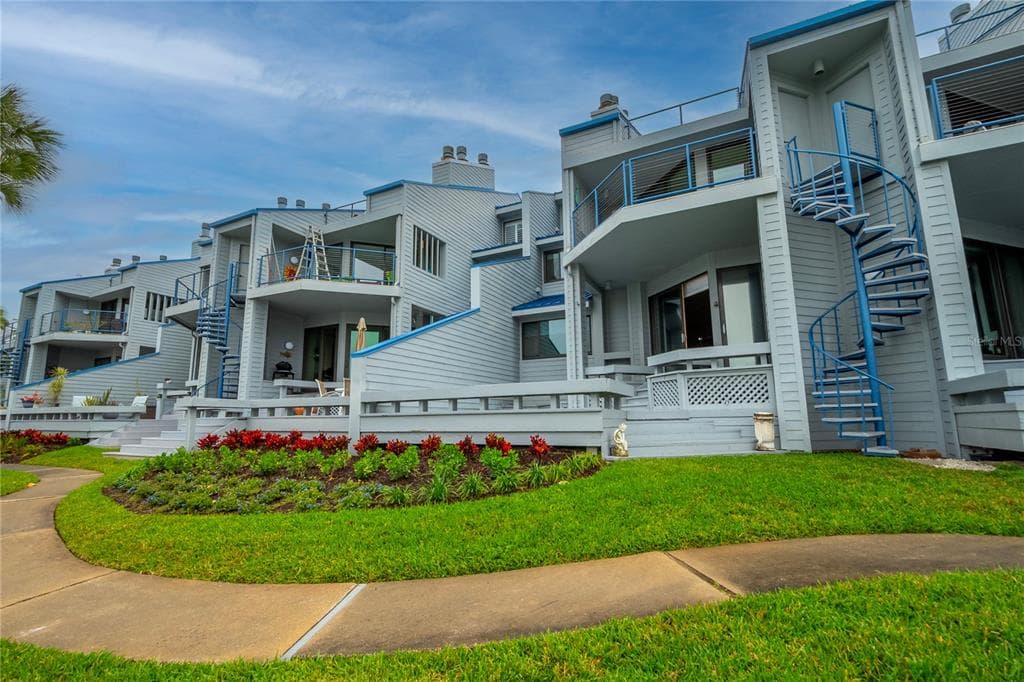 900 PINELLAS BAYWAY S 109 photo 24