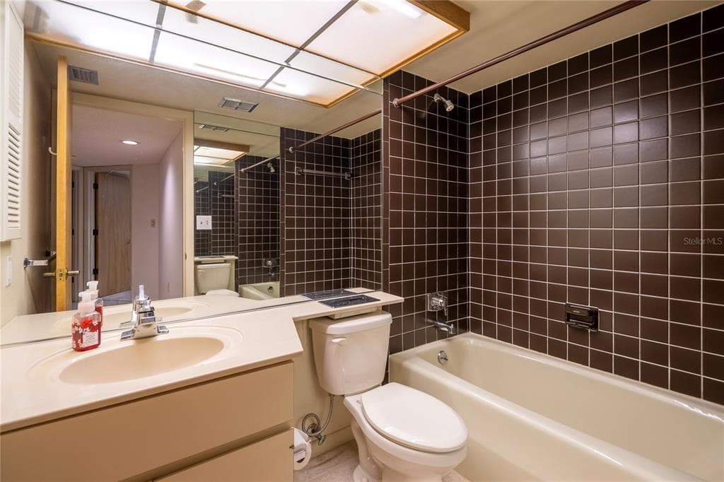 900 PINELLAS BAYWAY S 109 photo 15