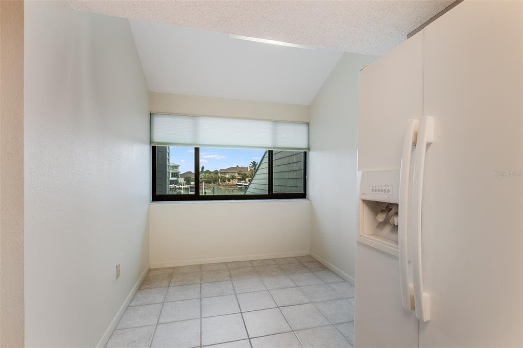 900 PINELLAS BAYWAY S 109 photo 11