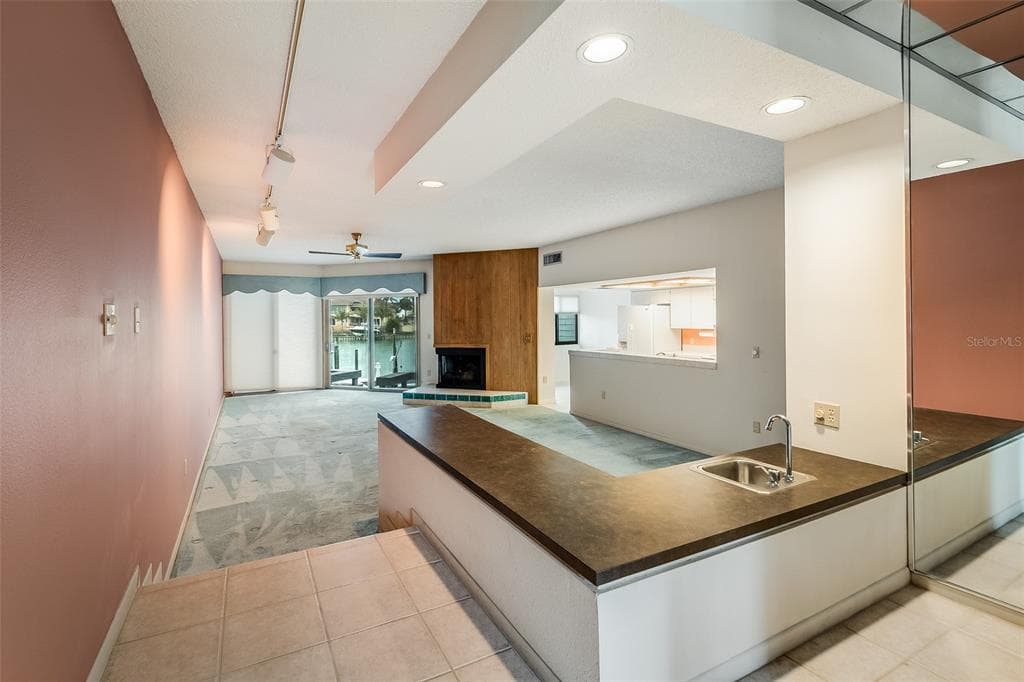 900 PINELLAS BAYWAY S 109 photo 8