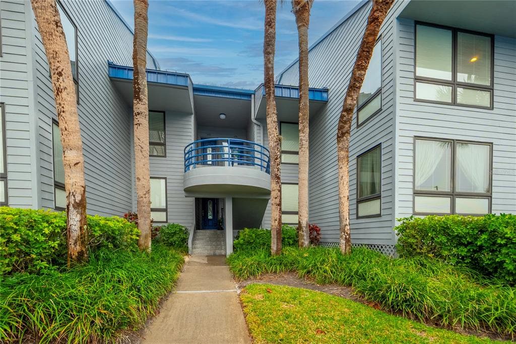 900 PINELLAS BAYWAY S 109 photo 25