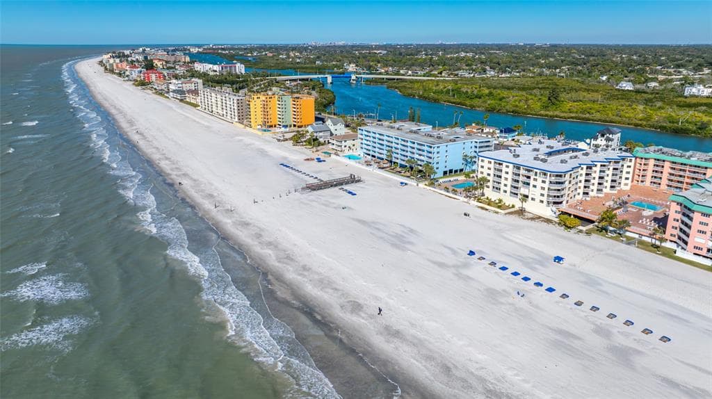 18450 GULF BOULEVARD 213 photo 3
