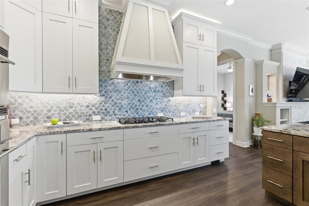 120 12TH AVENUE E photo 23