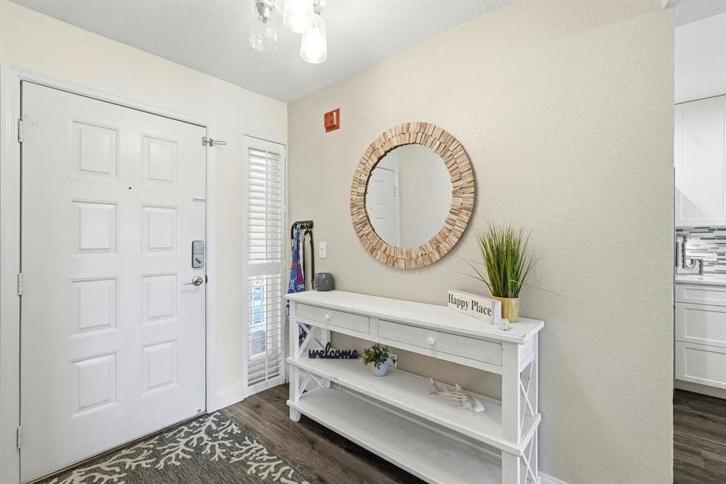 458 BOUCHELLE DRIVE #203 4