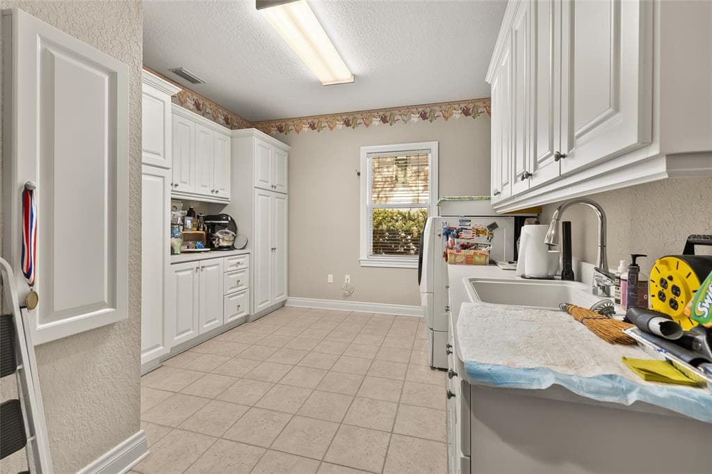 8402 TALLAHASSEE DRIVE NE photo 18