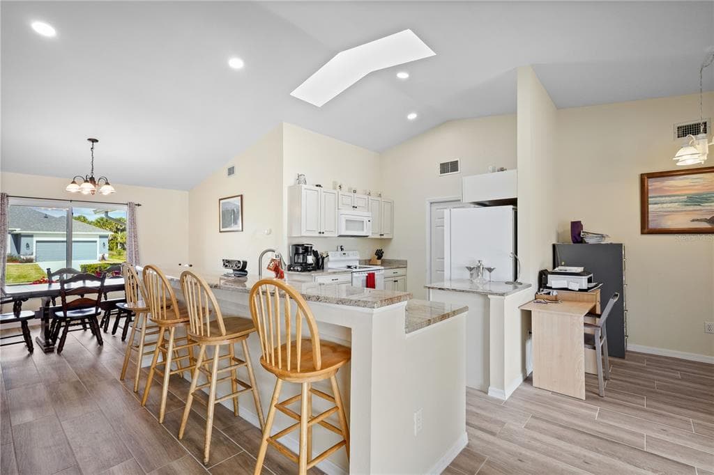 208 ANNAPOLIS LANE photo 9