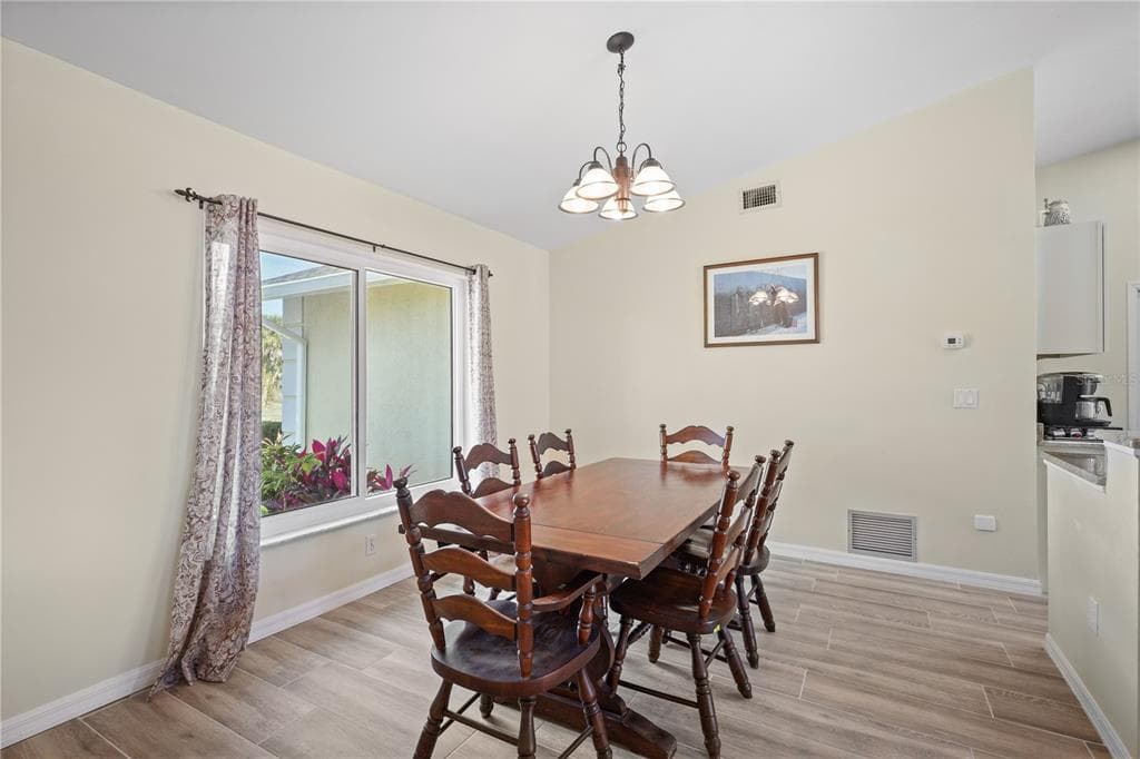208 ANNAPOLIS LANE photo 10