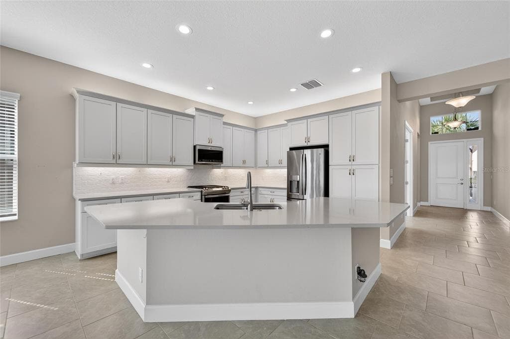 15512 CORONA DEL MAR DRIVE photo 12