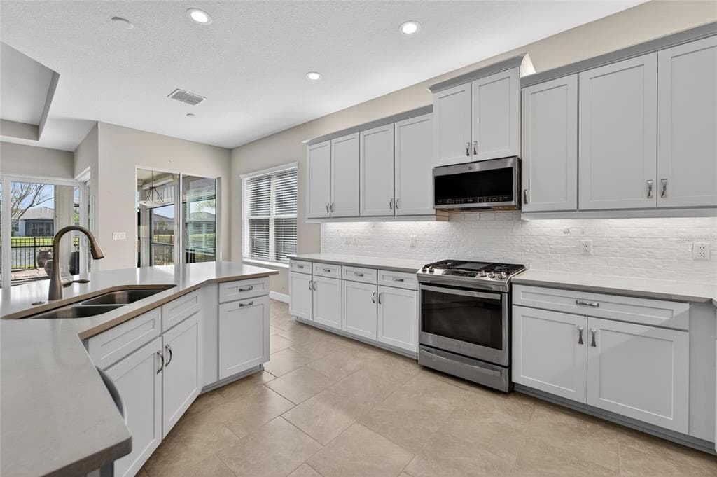 15512 CORONA DEL MAR DRIVE photo 14